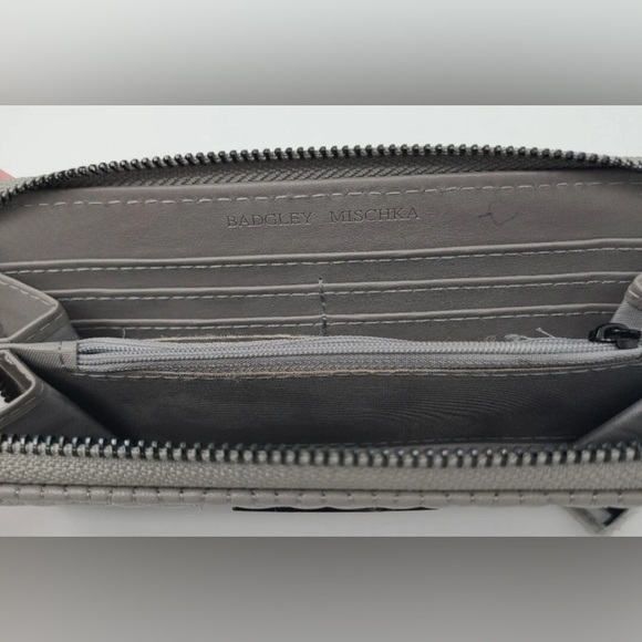 Badgley Mischka Logo Continental Diamond Quilted Long Wallet Gray Classic NWT - Picture 4 of 5